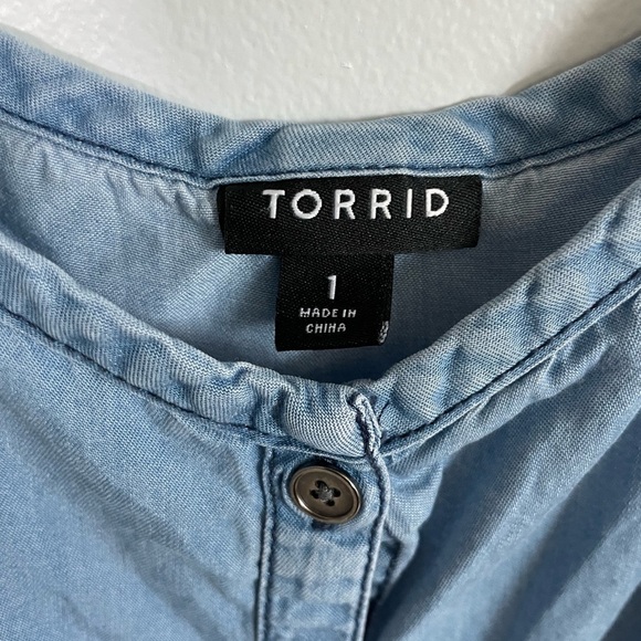 Torrid Light Blue Denim light weight dress size 1 - Picture 4 of 5